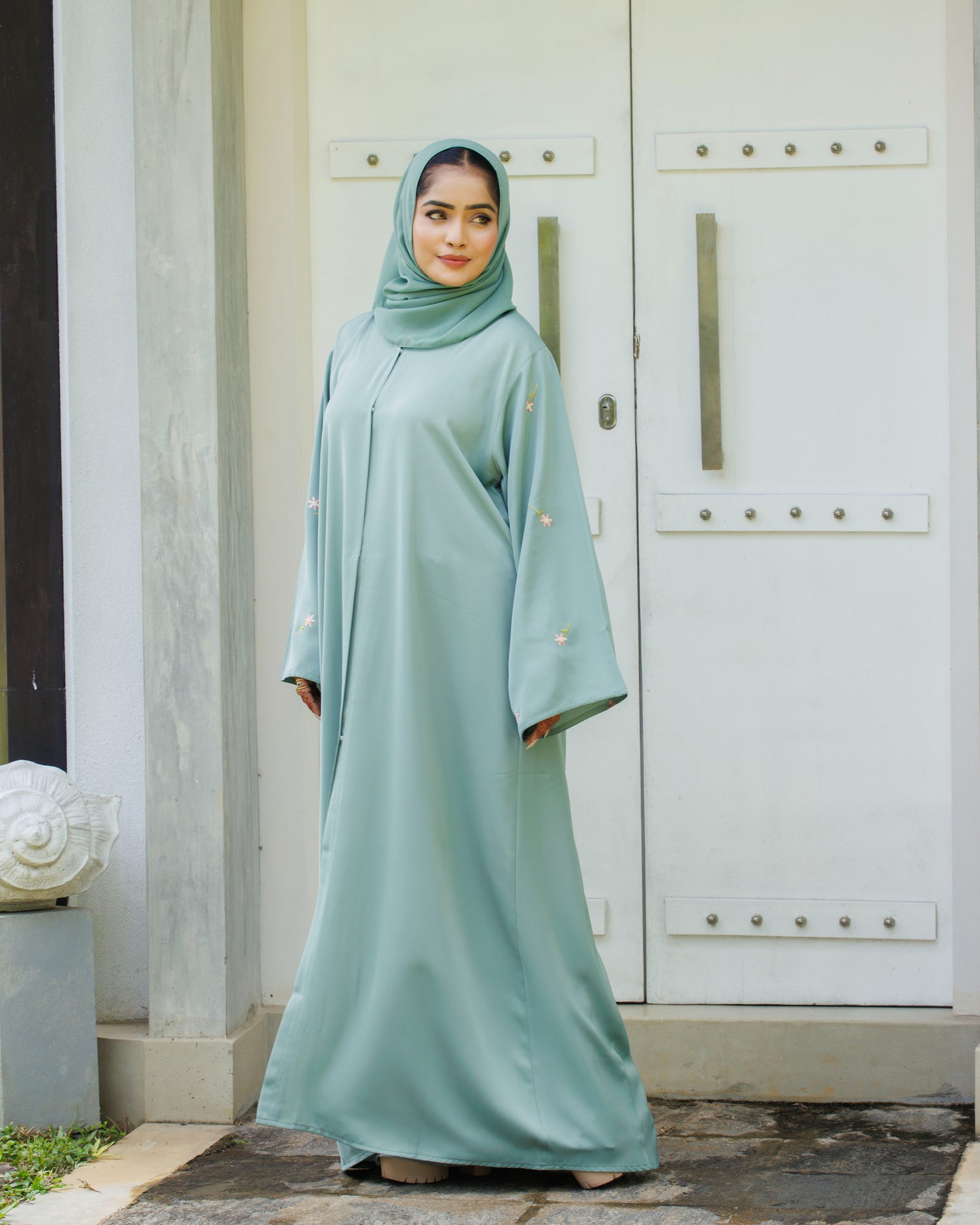 Elysian Mint Blossom Abaya