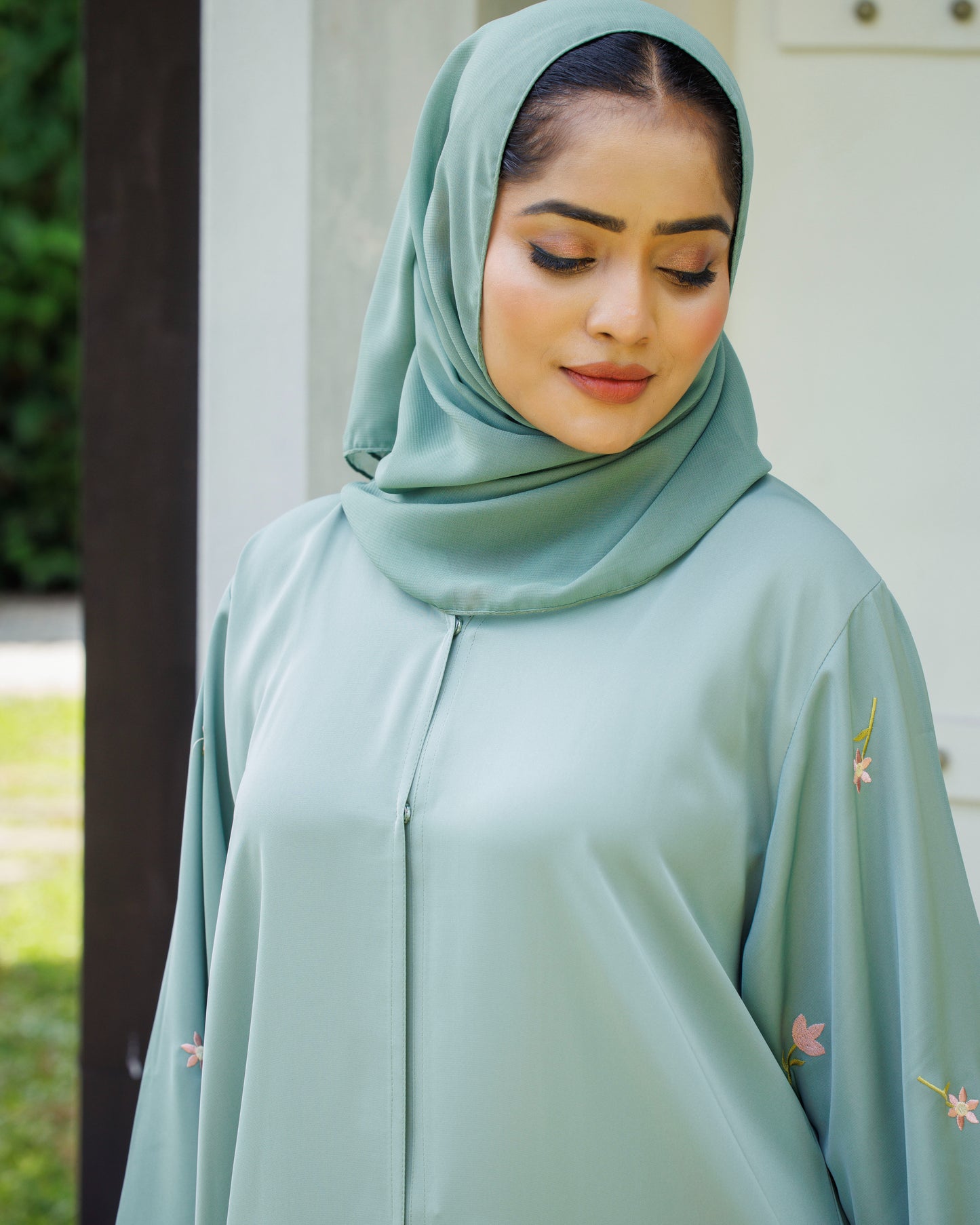 Elysian Mint Blossom Abaya
