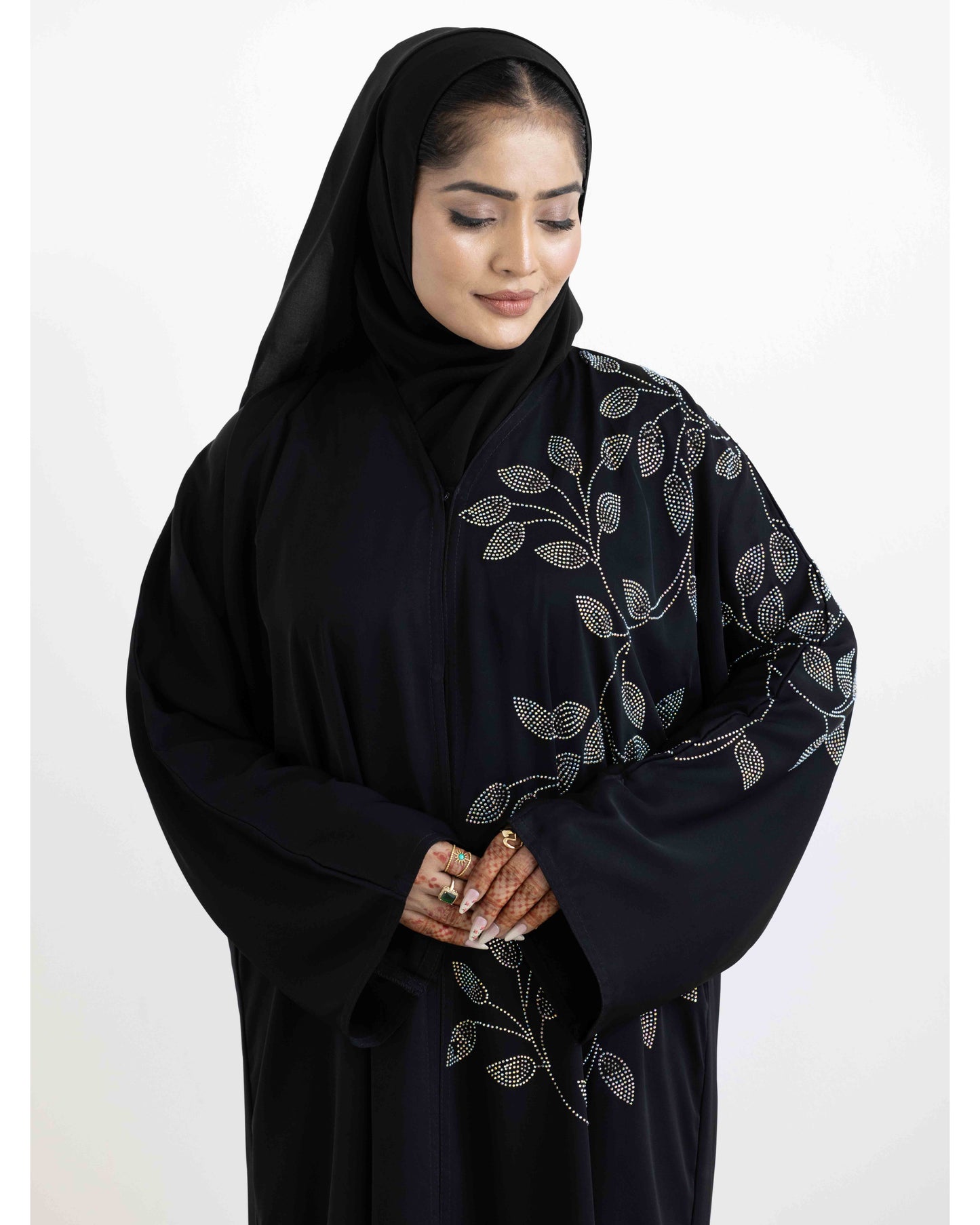 Ivy Glow Black Abaya