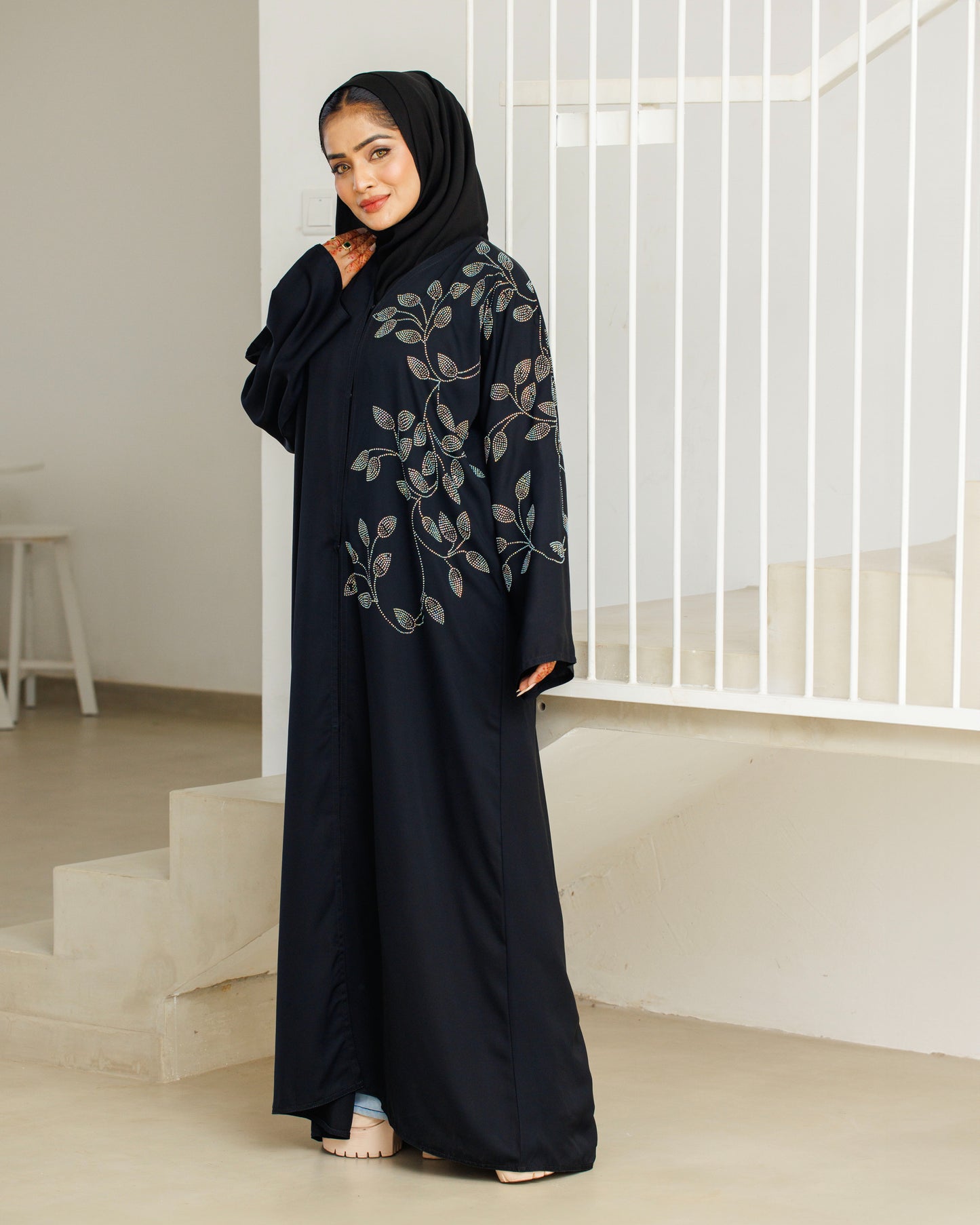 Ivy Glow Black Abaya