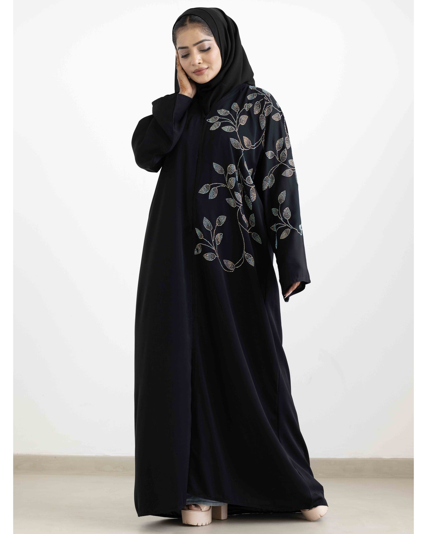 Ivy Glow Black Abaya
