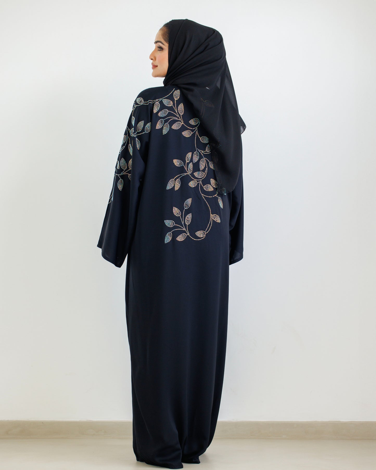 Ivy Glow Black Abaya