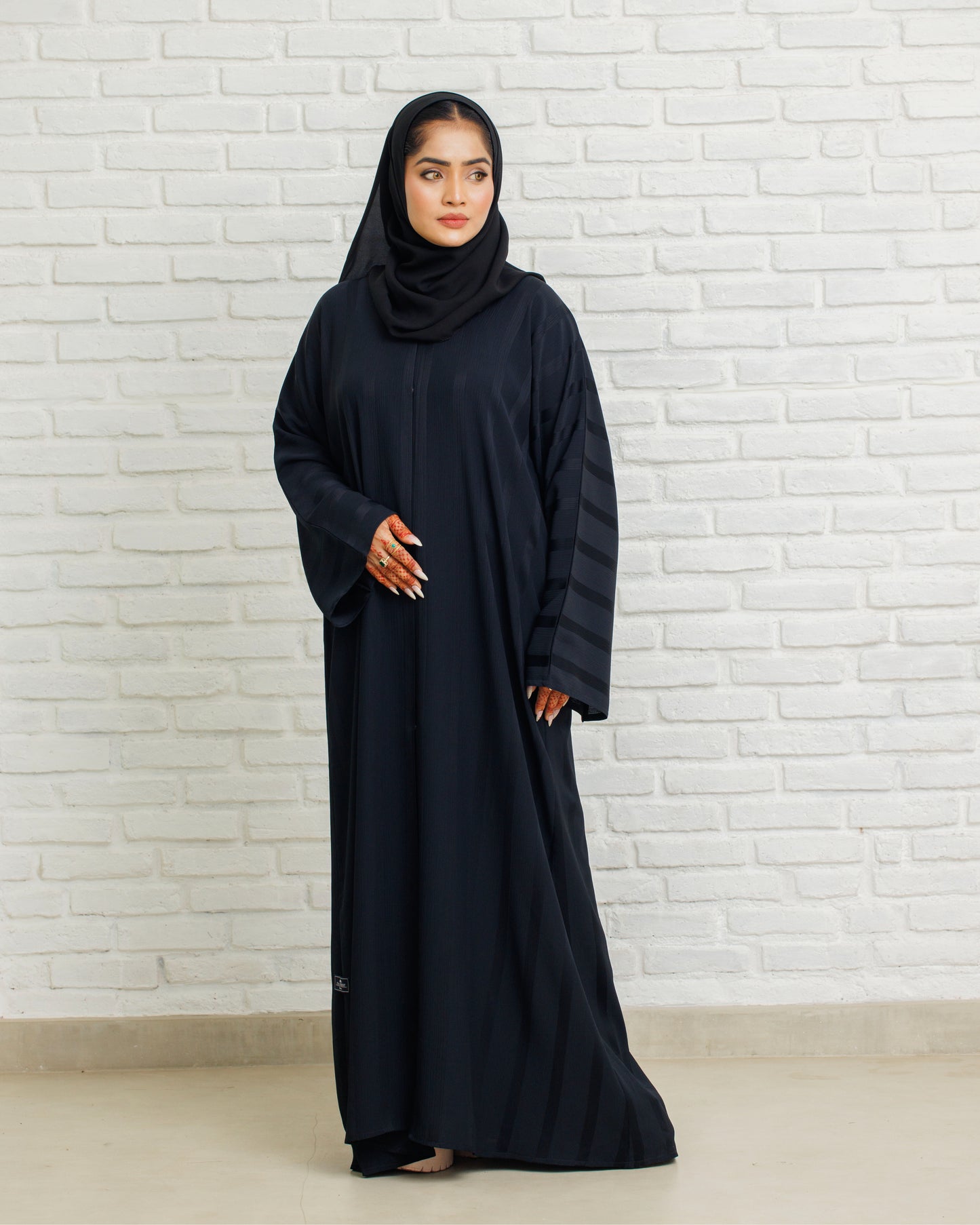 Majestic Noir Abaya