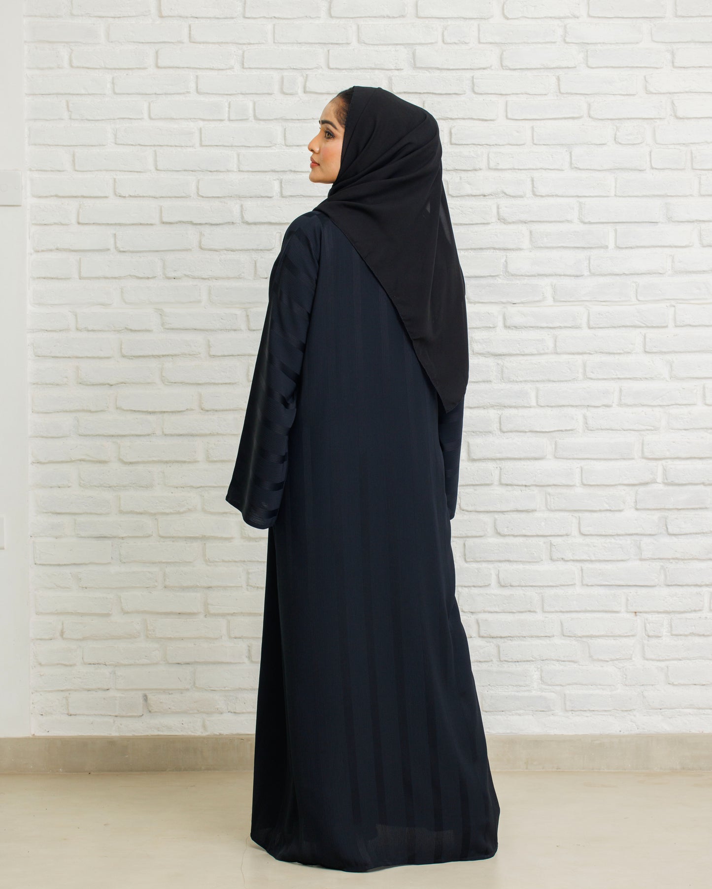 Majestic Noir Abaya