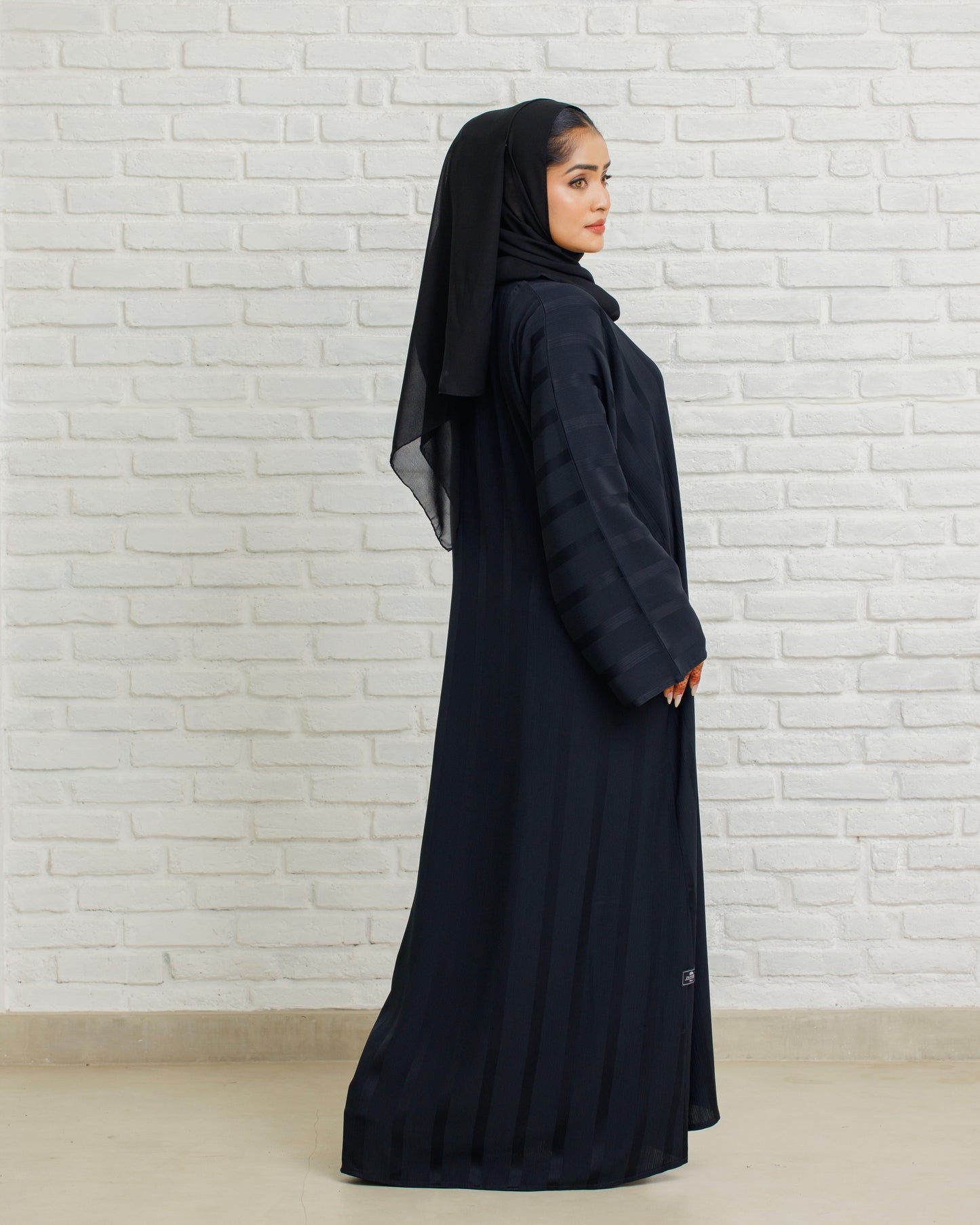 Majestic Noir Abaya