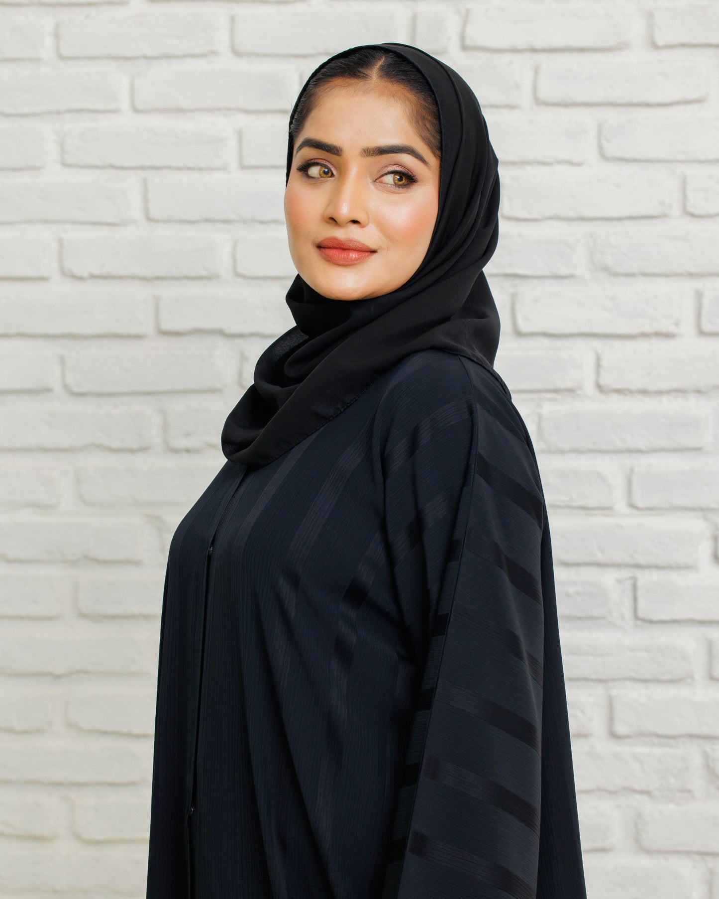 Majestic Noir Abaya