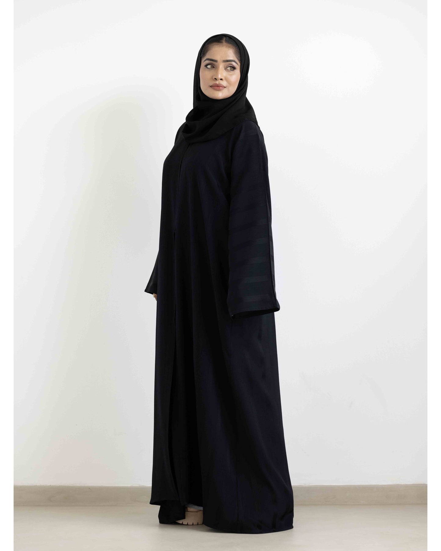 Majestic Noir Abaya