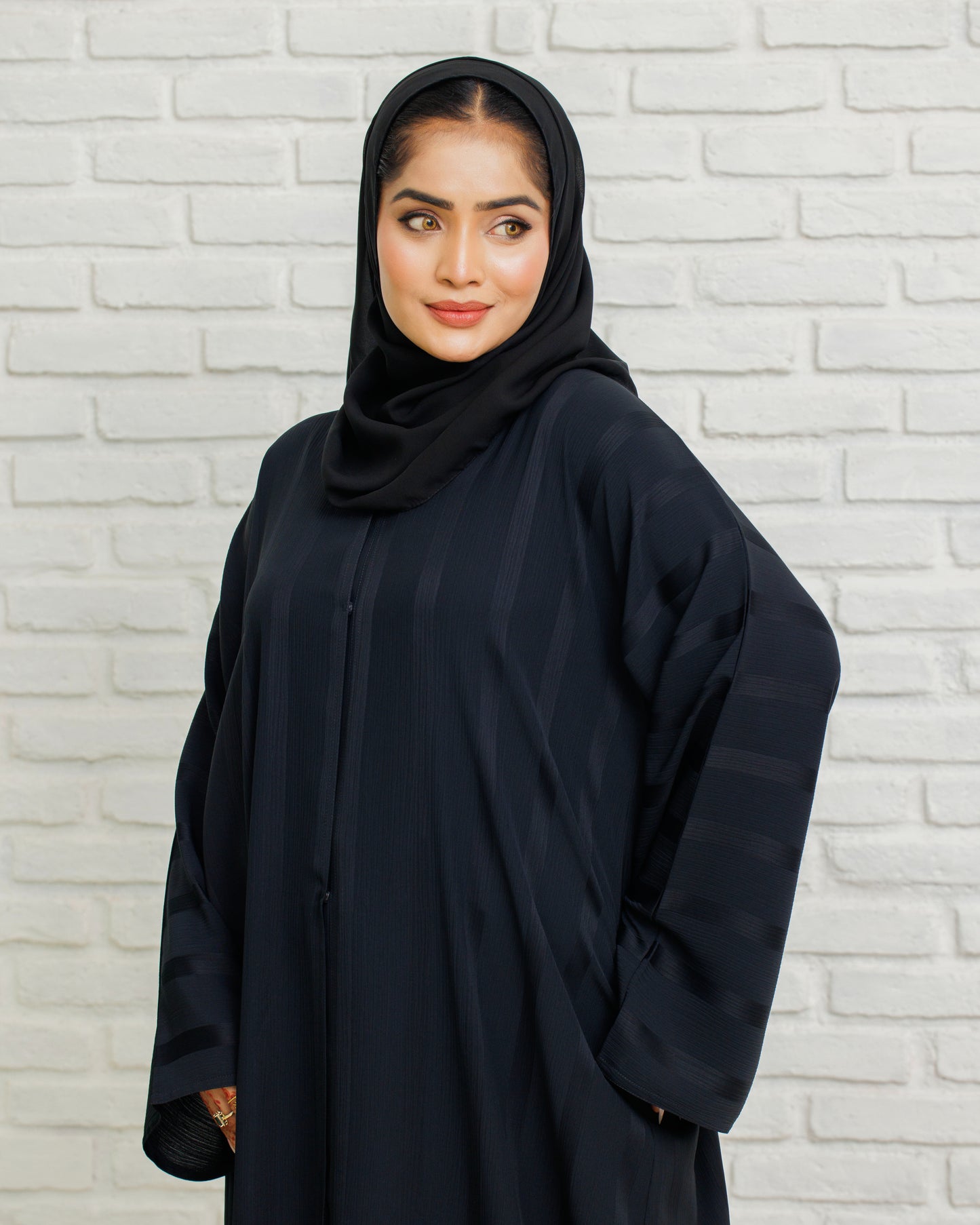 Majestic Noir Abaya